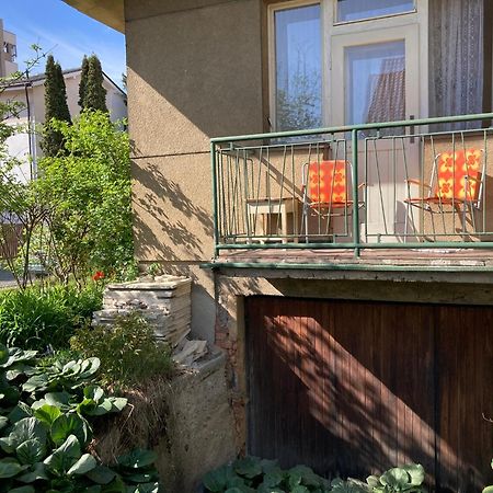 Spacious Apartment - Free Parking! Прага Екстериор снимка