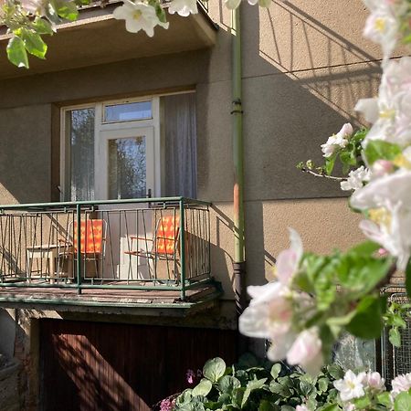Spacious Apartment - Free Parking! Прага Екстериор снимка