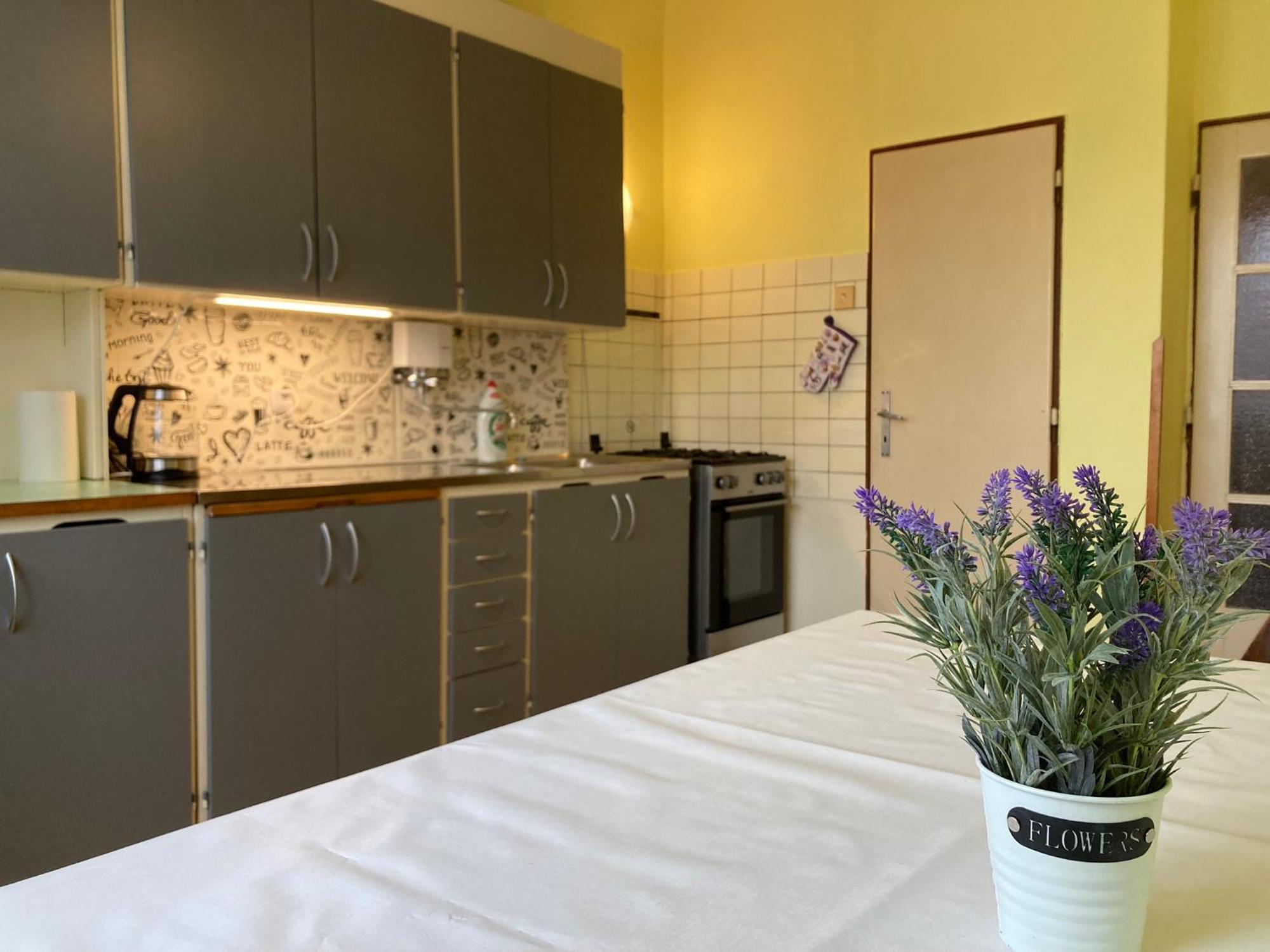 Spacious Apartment - Free Parking! Прага Екстериор снимка