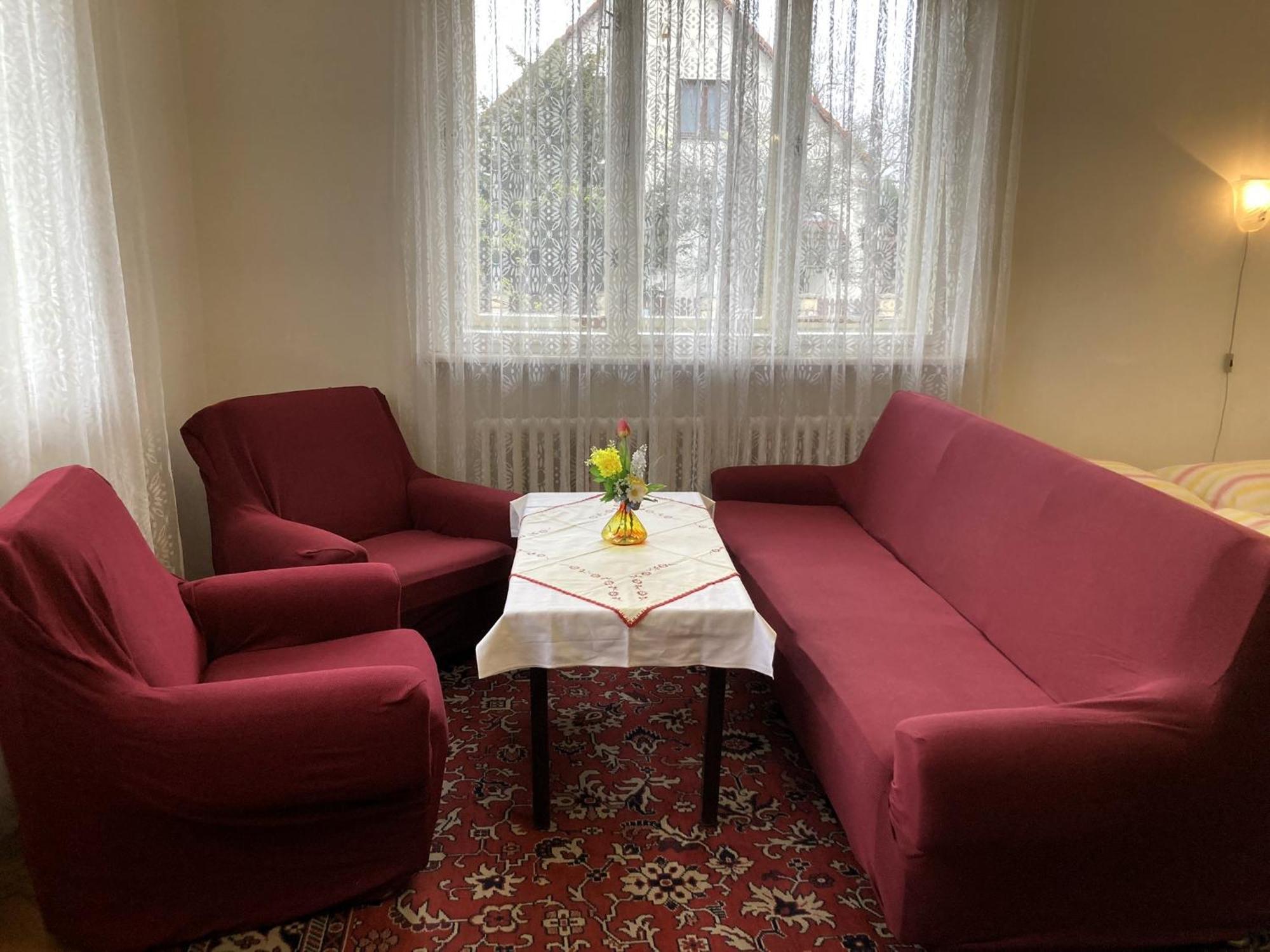 Spacious Apartment - Free Parking! Прага Екстериор снимка