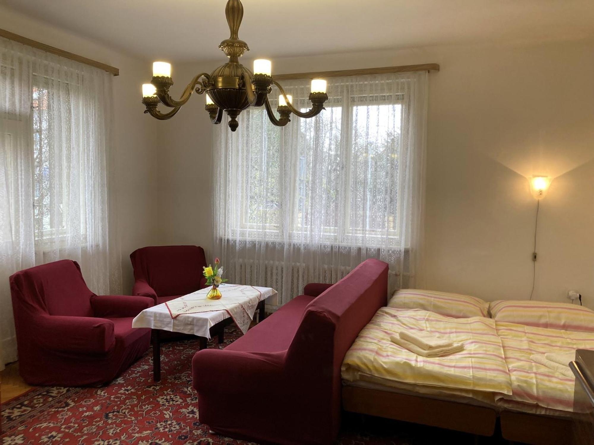Spacious Apartment - Free Parking! Прага Екстериор снимка