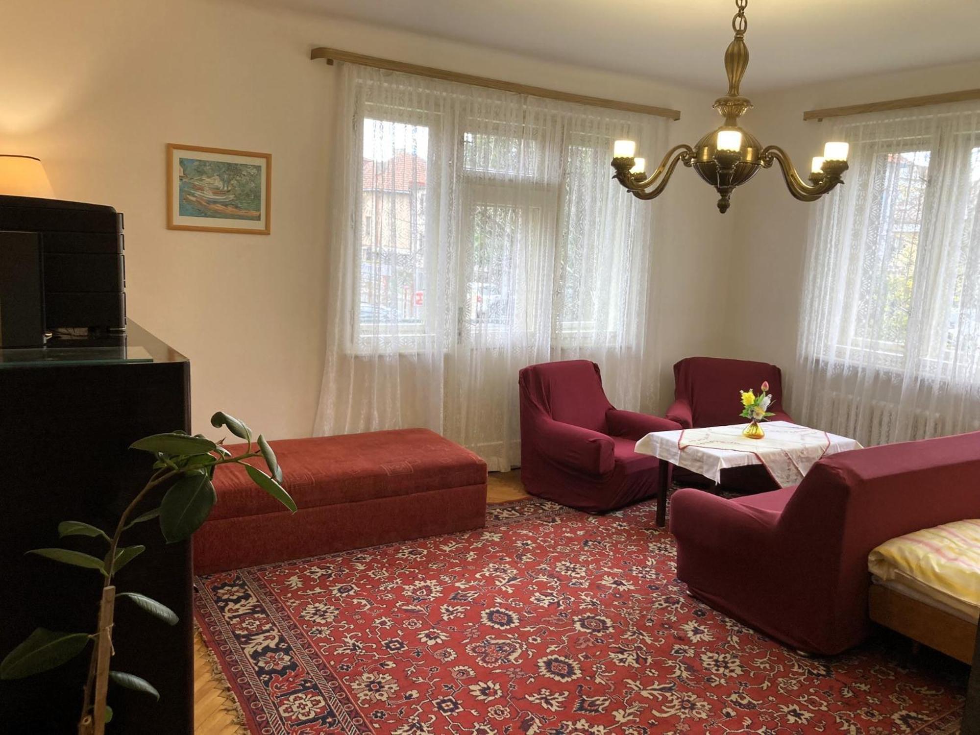 Spacious Apartment - Free Parking! Прага Екстериор снимка