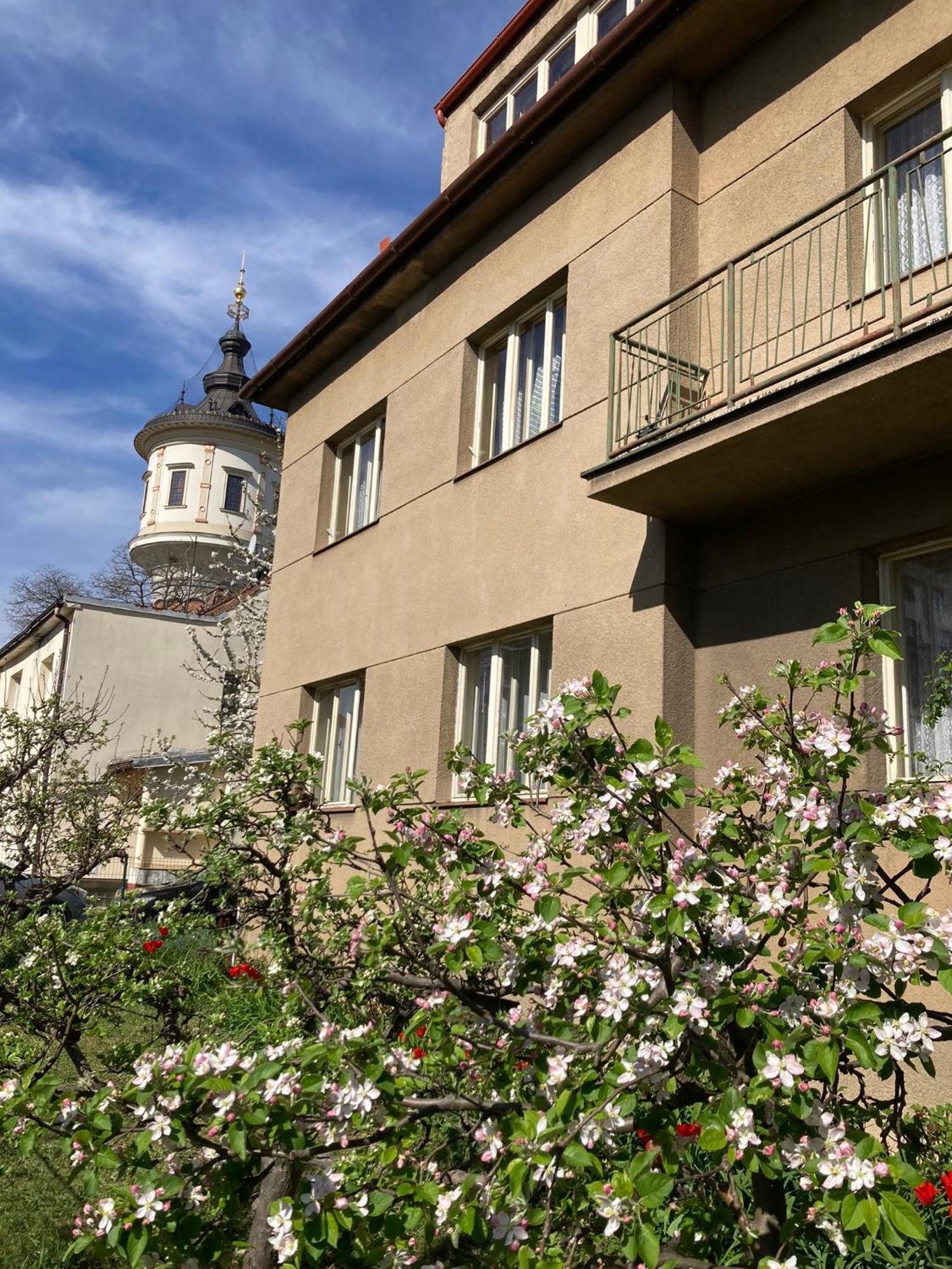 Spacious Apartment - Free Parking! Прага Екстериор снимка