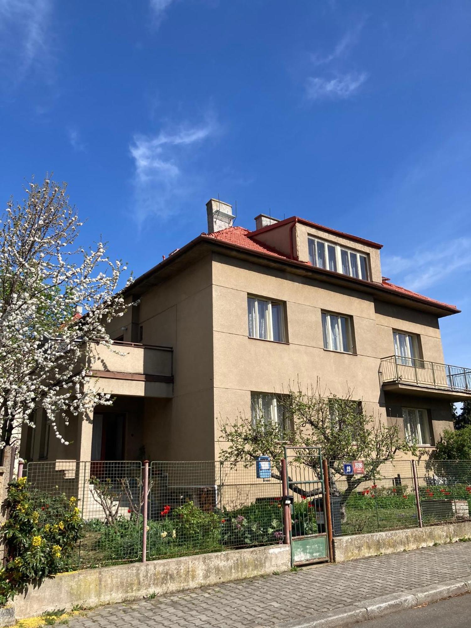 Spacious Apartment - Free Parking! Прага Екстериор снимка